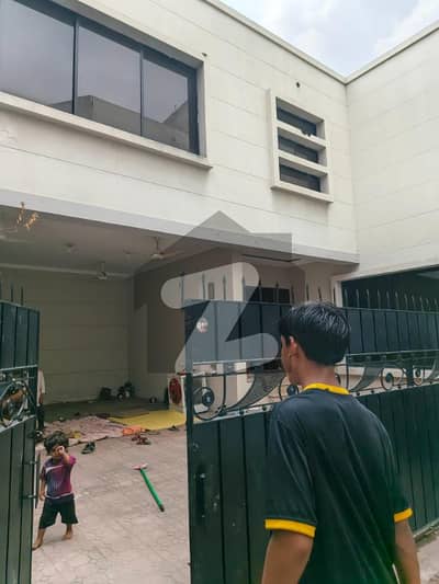 GULBERG,1 KANAL COMMERCIAL USE FOR RENT GARDEN TOWN MOLDEL TOWN SHADMAN LAHORE