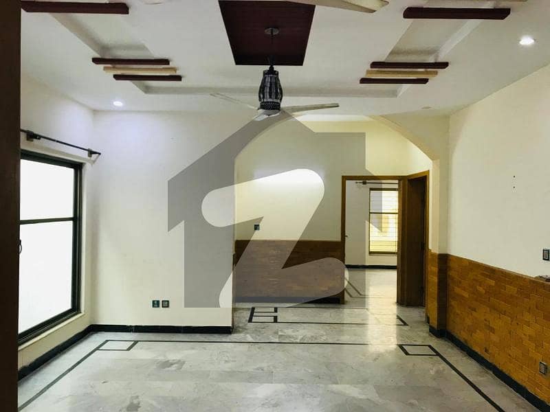 Upper portion available for rent Upper portion available for rent