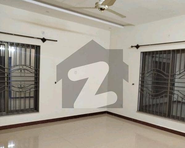 Buying A Upper Portion In E-11 E-11? Buying A Upper Portion In E-11 E-11?