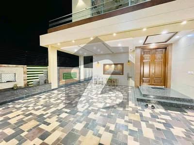 ڈی ایچ اے فیز 4 ڈیفنس (ڈی ایچ اے),لاہور میں 5 کمروں کا 1 کنال مکان 2.6 لاکھ میں کرایہ پر دستیاب ہے۔ ڈی ایچ اے فیز 4 ڈیفنس (ڈی ایچ اے),لاہور میں 5 کمروں کا 1 کنال مکان 2.6 لاکھ میں کرایہ پر دستیاب ہے۔