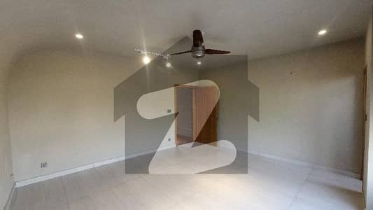 Modern Designer 1 Kanal Spacious House Is Available In DHA Phase 2 - Sector D For sale