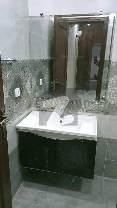 گرین سٹی ۔ بلاک سی گرین سٹی,لاہور میں 3 کمروں کا 5 مرلہ مکان 85.0 ہزار میں کرایہ پر دستیاب ہے۔ گرین سٹی ۔ بلاک سی گرین سٹی,لاہور میں 3 کمروں کا 5 مرلہ مکان 85.0 ہزار میں کرایہ پر دستیاب ہے۔