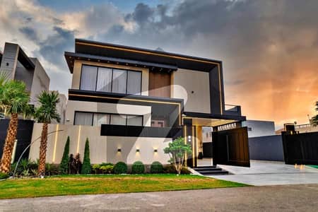 ڈی ایچ اے فیز 7 ڈیفنس (ڈی ایچ اے),لاہور میں 5 کمروں کا 1 کنال مکان 10.25 کروڑ میں برائے فروخت۔ ڈی ایچ اے فیز 7 ڈیفنس (ڈی ایچ اے),لاہور میں 5 کمروں کا 1 کنال مکان 10.25 کروڑ میں برائے فروخت۔