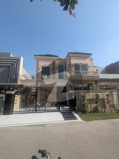 10 Marla beautiful Spanish house for sale hundred percent original pics 10 Marla beautiful Spanish house for sale hundred percent original pics