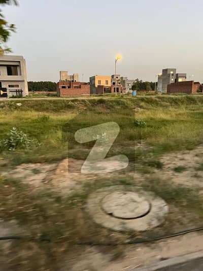 5 Marla Plot Available At Hot Location Near To park Mosque & Commercial At Reasonable Price In New Lahore City phase 3