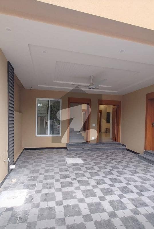 Bahria Enclave 8 Marla House Available For Sale