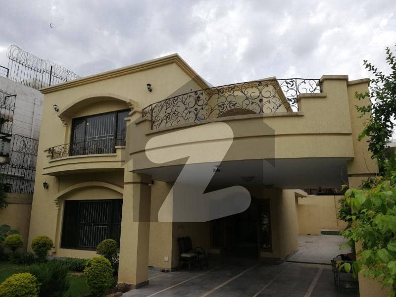 HOUSE FOR RENT IN F-7 HOUSE FOR RENT IN F-7