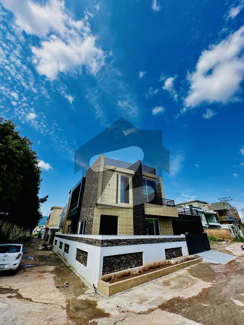 15 Marla House For Sale In Bani Gala