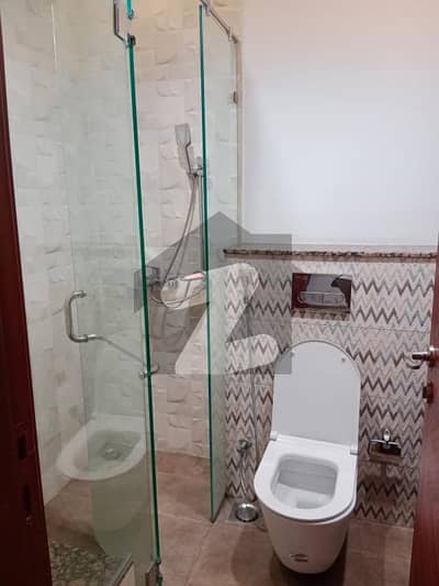 گولڈ کریسٹ مال اینڈ ریزیڈینسی ڈی ایچ اے فیز 4,ڈی ایچ اے ڈیفینس,لاہور میں 2 مرلہ کمرہ 60.0 ہزار میں کرایہ پر دستیاب ہے۔