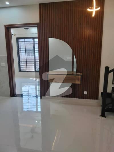 ڈی ۔ 12 اسلام آباد میں 4 کمروں کا 5 مرلہ مکان 5.75 کروڑ میں برائے فروخت۔ ڈی ۔ 12 اسلام آباد میں 4 کمروں کا 5 مرلہ مکان 5.75 کروڑ میں برائے فروخت۔