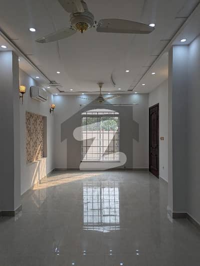 لیک سٹی ۔ سیکٹر ایم ۔ 1 لیک سٹی,رائیونڈ روڈ,لاہور میں 2 کمروں کا 14 مرلہ زیریں پورشن 1.4 لاکھ میں کرایہ پر دستیاب ہے۔ لیک سٹی ۔ سیکٹر ایم ۔ 1 لیک سٹی,رائیونڈ روڈ,لاہور میں 2 کمروں کا 14 مرلہ زیریں پورشن 1.4 لاکھ میں کرایہ پر دستیاب ہے۔