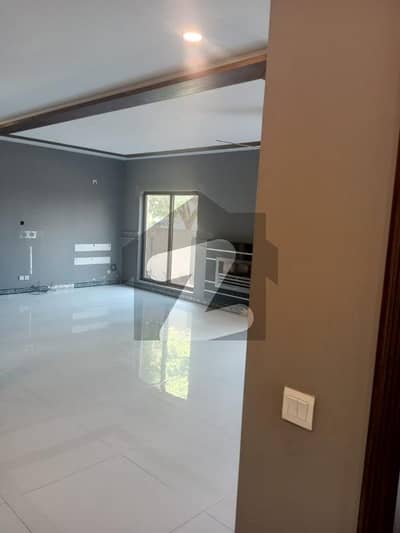 ڈی ایچ اے فیز 5 ڈیفنس (ڈی ایچ اے),لاہور میں 5 کمروں کا 1 کنال مکان 5.5 کروڑ میں برائے فروخت۔ ڈی ایچ اے فیز 5 ڈیفنس (ڈی ایچ اے),لاہور میں 5 کمروں کا 1 کنال مکان 5.5 کروڑ میں برائے فروخت۔