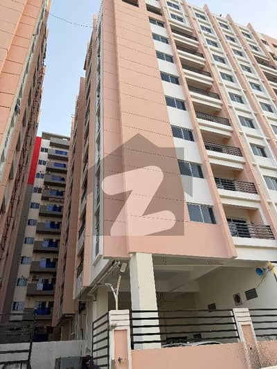 جناح ایونیو کراچی میں 3 کمروں کا 8 مرلہ فلیٹ 2.0 کروڑ میں برائے فروخت۔