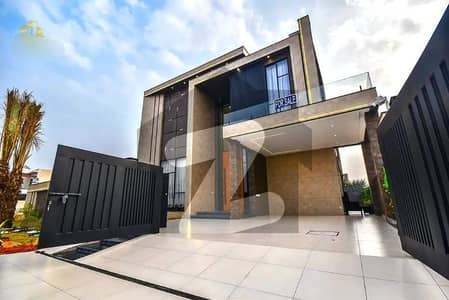 ڈی ایچ اے فیز 7 - بلاک ایس فیز 7,ڈیفنس (ڈی ایچ اے),لاہور میں 5 کمروں کا 1 کنال مکان 9.15 کروڑ میں برائے فروخت۔