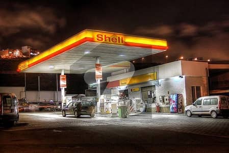 Shell Petrol Pump on Main Satiana Road in city Near Nadeem Cafe