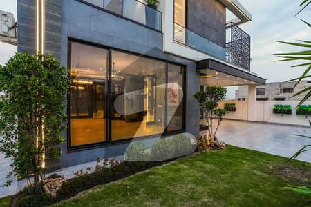 ڈی ایچ اے فیز 6 ڈیفنس (ڈی ایچ اے),لاہور میں 5 کمروں کا 1 کنال مکان 4.5 لاکھ میں کرایہ پر دستیاب ہے۔