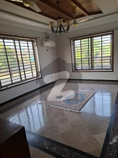 مارگلہ ٹاؤن اسلام آباد میں 3 کمروں کا 9 مرلہ بالائی پورشن 1.15 لاکھ میں کرایہ پر دستیاب ہے۔ مارگلہ ٹاؤن اسلام آباد میں 3 کمروں کا 9 مرلہ بالائی پورشن 1.15 لاکھ میں کرایہ پر دستیاب ہے۔