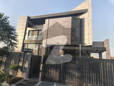 ڈی ایچ اے فیز 7 ڈیفنس (ڈی ایچ اے),لاہور میں 5 کمروں کا 1 کنال مکان 3.8 لاکھ میں کرایہ پر دستیاب ہے۔ ڈی ایچ اے فیز 7 ڈیفنس (ڈی ایچ اے),لاہور میں 5 کمروں کا 1 کنال مکان 3.8 لاکھ میں کرایہ پر دستیاب ہے۔