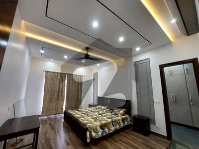 بحریہ ٹاؤن لاہور میں 3 کمروں کا 1 کنال بالائی پورشن 1.0 لاکھ میں کرایہ پر دستیاب ہے۔