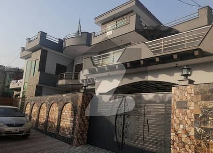 حبیب اللہ کالونی ایبٹ آباد میں 7 کمروں کا 14 مرلہ مکان 5.85 کروڑ میں برائے فروخت۔