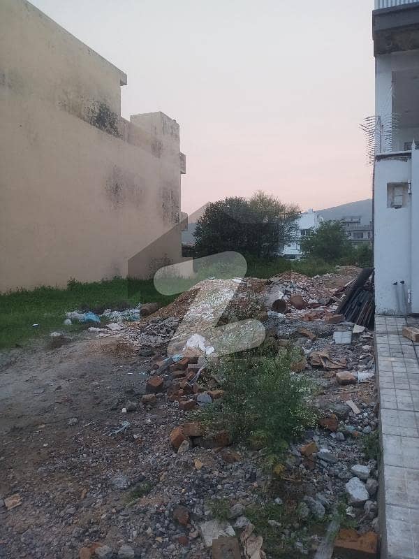 ڈی ۔ 12 اسلام آباد میں 14 مرلہ رہائشی پلاٹ 9.3 کروڑ میں برائے فروخت۔ ڈی ۔ 12 اسلام آباد میں 14 مرلہ رہائشی پلاٹ 9.3 کروڑ میں برائے فروخت۔