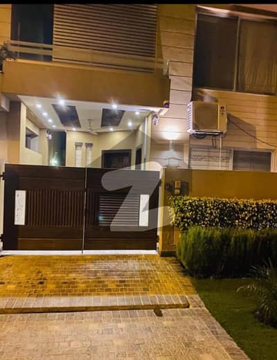 ڈی ایچ اے فیز 8 سابقہ ایئر ایوینیو ڈی ایچ اے فیز 8,ڈی ایچ اے ڈیفینس,لاہور میں 3 کمروں کا 1 کنال بالائی پورشن 1.0 لاکھ میں کرایہ پر دستیاب ہے۔