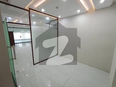 ڈی ایچ اے فیز 6 - سی سی اے بلاک ڈی ایچ اے فیز 6,ڈیفنس (ڈی ایچ اے),لاہور میں 8 مرلہ Studio دفتر 1.5 لاکھ میں کرایہ پر دستیاب ہے۔