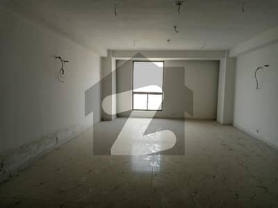 گلبرگ لاہور میں 4 مرلہ دفتر 1.0 لاکھ میں کرایہ پر دستیاب ہے۔