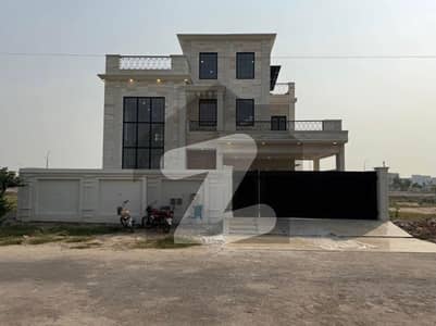 Prime Location House Of 20 Marla In DHA Phase 1 For sale