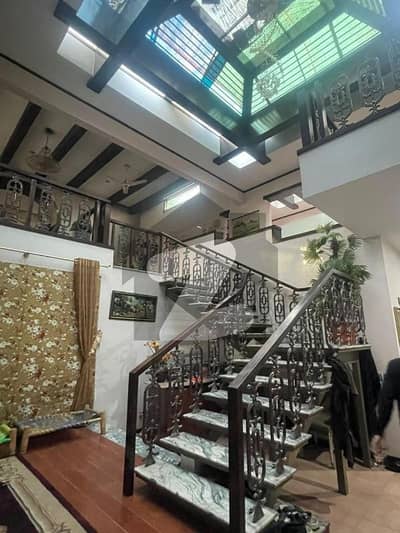 LUXURIOUS | SPACIOUS HOUSE WITH SWIMMING POOL & BASEMENT