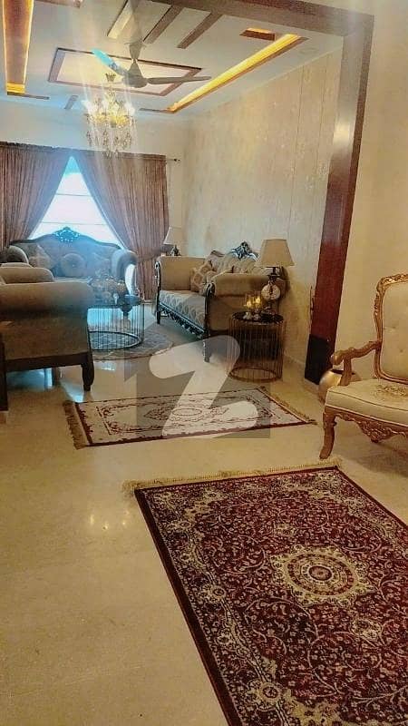 پی ای سی ایچ ایس اسلام آباد میں 4 کمروں کا 10 مرلہ مکان 1.8 کروڑ میں برائے فروخت۔