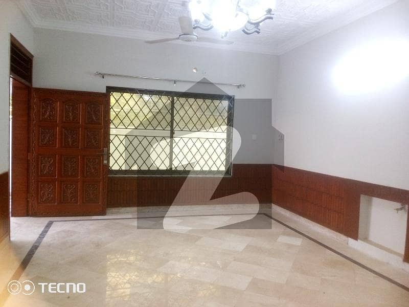 Upper Portion For Rent G10-1 Ideal Location