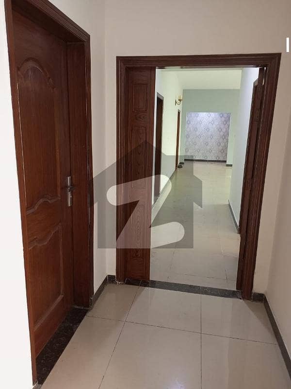 10 MARLA 3 BEDROOMS APARTMENT AVAILABLE FOR RENT 10 MARLA 3 BEDROOMS APARTMENT AVAILABLE FOR RENT