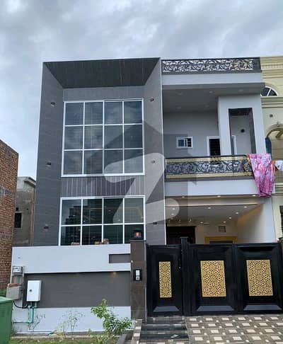 Well-constructed Prime Location House Available For sale In Royal Palm City Well-constructed Prime Location House Available For sale In Royal Palm City