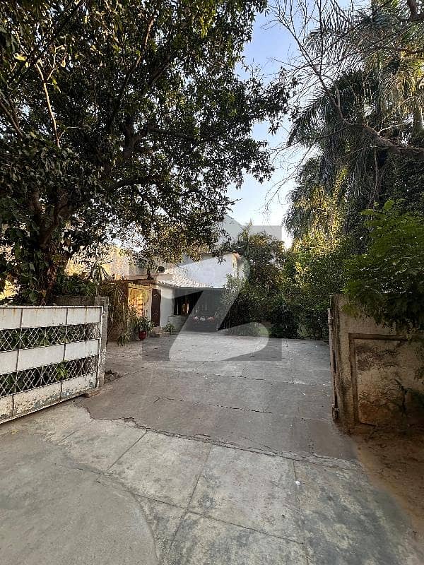 3 Kanal Old House For Sale in Main Cantt