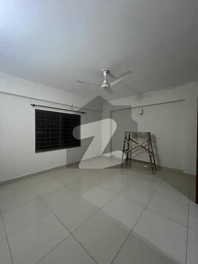 عسکری 11 عسکری,لاہور میں 3 کمروں کا 10 مرلہ فلیٹ 3.25 کروڑ میں برائے فروخت۔