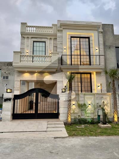 ڈی ایچ اے 9 ٹاؤن ڈیفنس (ڈی ایچ اے),لاہور میں 3 کمروں کا 5 مرلہ مکان 2.05 کروڑ میں برائے فروخت۔ ڈی ایچ اے 9 ٹاؤن ڈیفنس (ڈی ایچ اے),لاہور میں 3 کمروں کا 5 مرلہ مکان 2.05 کروڑ میں برائے فروخت۔