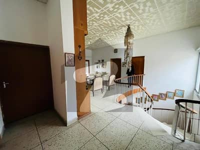 ADE ENT HOUSE 1777 SQYRDS/ SINGLE UNIT/ F-7/ IS AVAILABLE FOR SALE. ADE ENT HOUSE 1777 SQYRDS/ SINGLE UNIT/ F-7/ IS AVAILABLE FOR SALE.