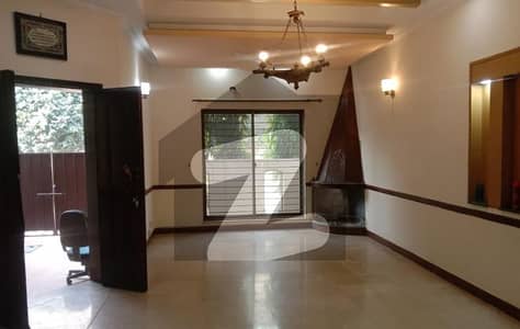 ڈی ایچ اے فیز 3 ڈیفنس (ڈی ایچ اے),لاہور میں 3 کمروں کا 5 مرلہ مکان 1.2 لاکھ میں کرایہ پر دستیاب ہے۔ ڈی ایچ اے فیز 3 ڈیفنس (ڈی ایچ اے),لاہور میں 3 کمروں کا 5 مرلہ مکان 1.2 لاکھ میں کرایہ پر دستیاب ہے۔