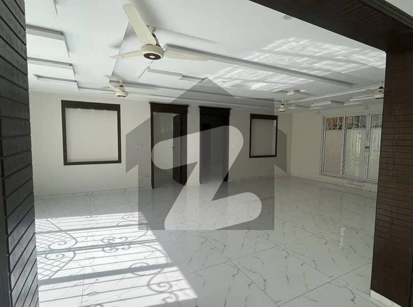 ایف ۔ 7 اسلام آباد میں 6 کمروں کا 1 کنال مکان 9.0 لاکھ میں کرایہ پر دستیاب ہے۔