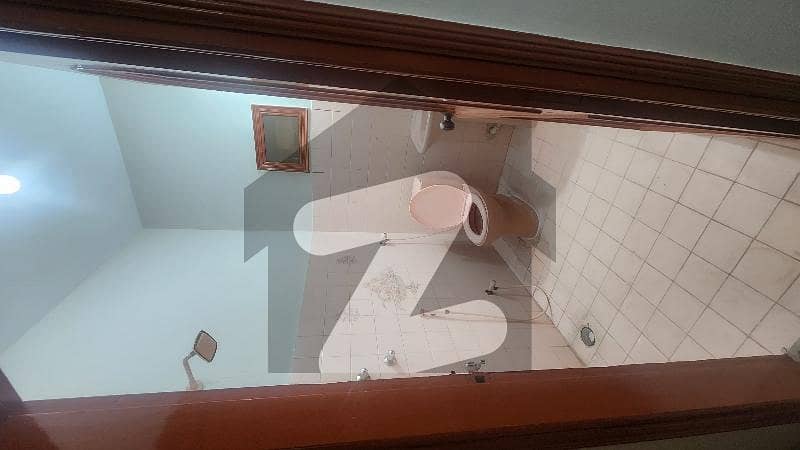 Well Maintained 400 sq yard