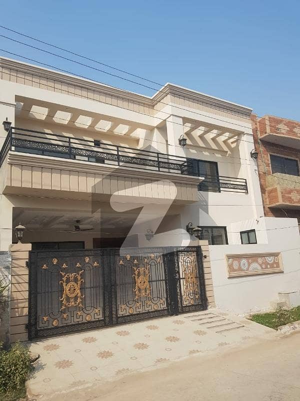 خیابانِ شیر سرگودھا میں 5 کمروں کا 8 مرلہ مکان 3.95 کروڑ میں برائے فروخت۔ خیابانِ شیر سرگودھا میں 5 کمروں کا 8 مرلہ مکان 3.95 کروڑ میں برائے فروخت۔