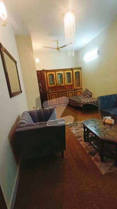 1 Kanal Lower Portion Available For Residence In Azam Garden