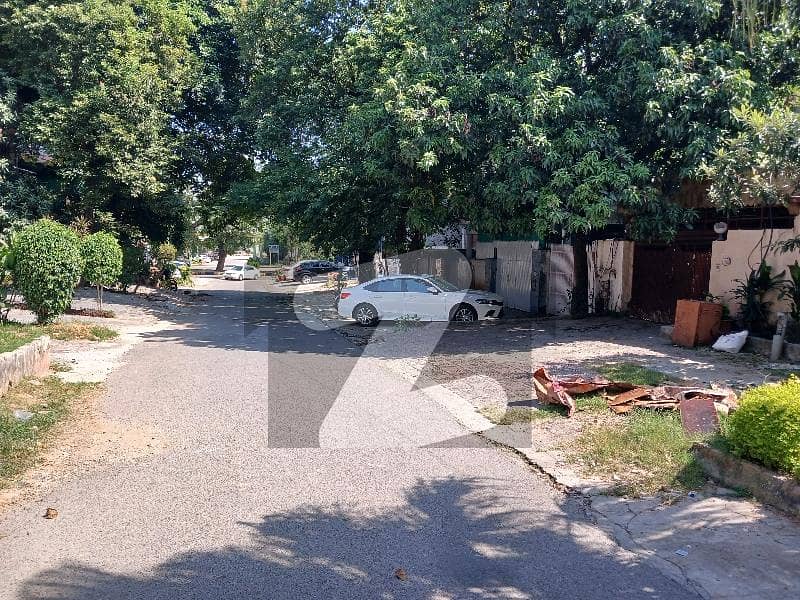 جی ۔ 8 اسلام آباد میں 6 مرلہ مکان 4.25 کروڑ میں برائے فروخت۔