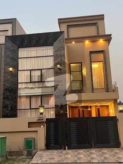 بحریہ ٹاؤن سیکٹر سی بحریہ ٹاؤن,لاہور میں 3 کمروں کا 5 مرلہ مکان 1.3 لاکھ میں کرایہ پر دستیاب ہے۔ بحریہ ٹاؤن سیکٹر سی بحریہ ٹاؤن,لاہور میں 3 کمروں کا 5 مرلہ مکان 1.3 لاکھ میں کرایہ پر دستیاب ہے۔