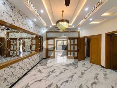 بحریہ ٹاؤن فیز 8 بحریہ ٹاؤن راولپنڈی,راولپنڈی میں 5 کمروں کا 7 مرلہ مکان 2.4 کروڑ میں برائے فروخت۔ بحریہ ٹاؤن فیز 8 بحریہ ٹاؤن راولپنڈی,راولپنڈی میں 5 کمروں کا 7 مرلہ مکان 2.4 کروڑ میں برائے فروخت۔