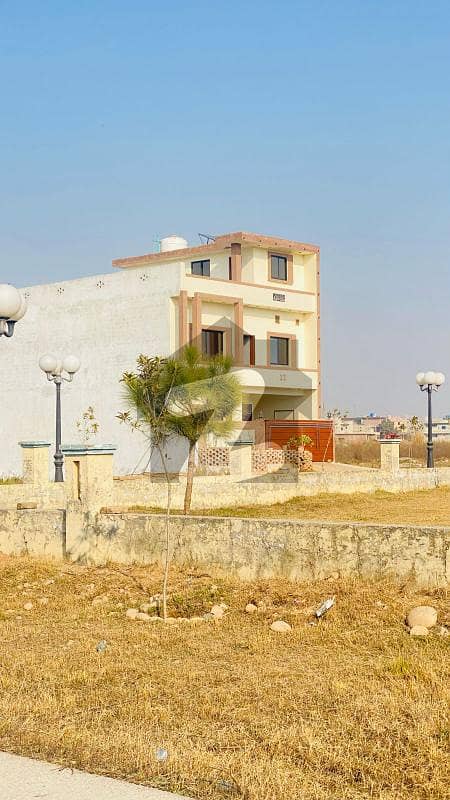 7 marla plot for sale in best location