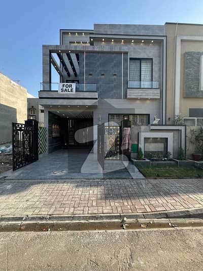 5 MARLA ARCHITECT DESIGNER HOUSE FOR SALE HOT LOCATION 5 MARLA ARCHITECT DESIGNER HOUSE FOR SALE HOT LOCATION