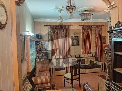 علامہ اقبال ٹاؤن لاہور میں 4 کمروں کا 5 مرلہ مکان 2.25 کروڑ میں برائے فروخت۔