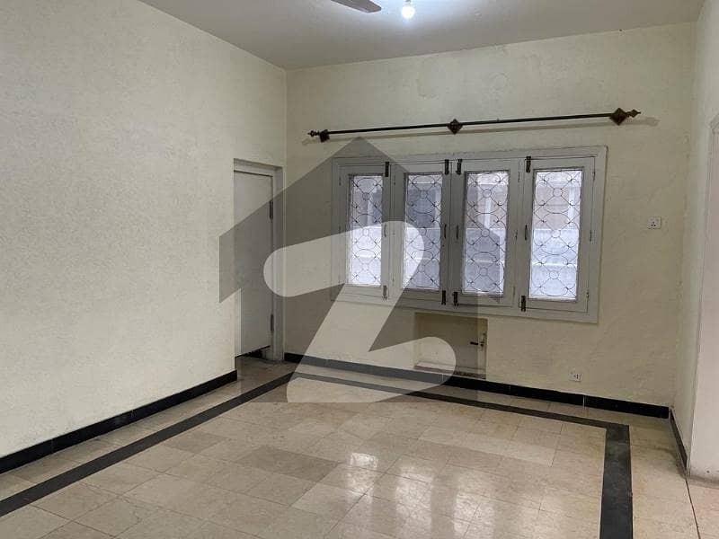 ایف ۔ 7 اسلام آباد میں 6 کمروں کا 1 کنال مکان 7.0 لاکھ میں کرایہ پر دستیاب ہے۔